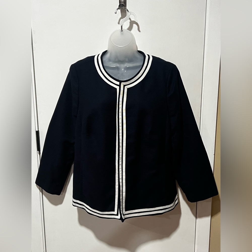 Talbots Navy Cropped Lady Jacket Blazer with White Trim